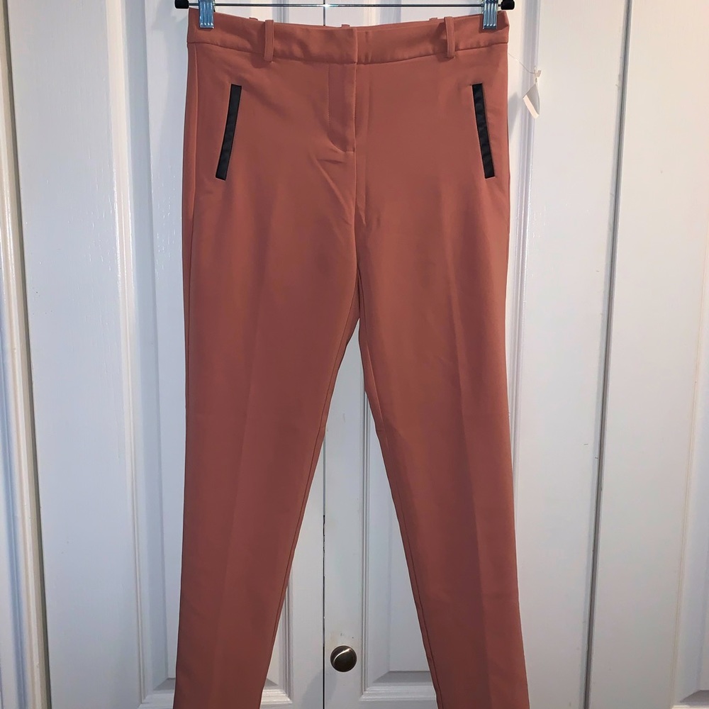 HAVE ankle slacks. Size M. NWT